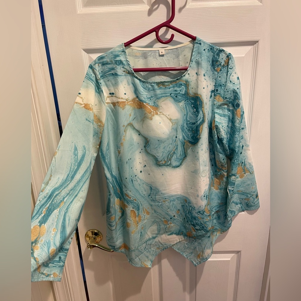 Elegant Marble Print Women's Top